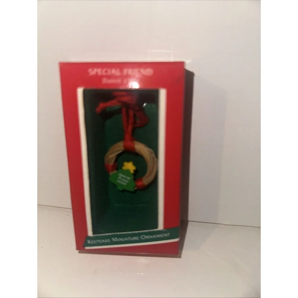 1989 Special Friend ~ Straw Wreath, Tree, Star ~ Hallmark Miniature Ornament